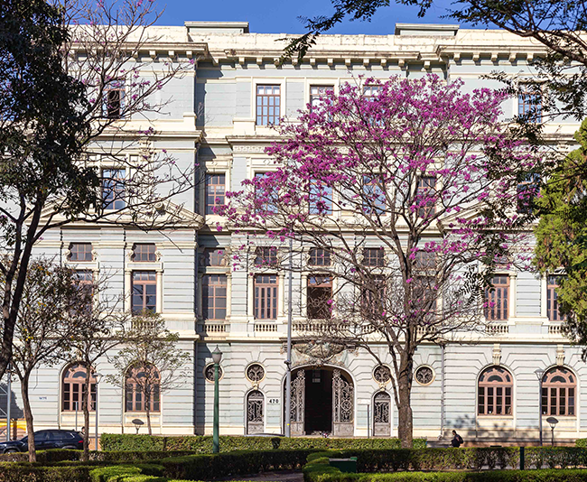 Grupo Galpão leva espetáculo à Praça da Liberdade neste domingo (21)