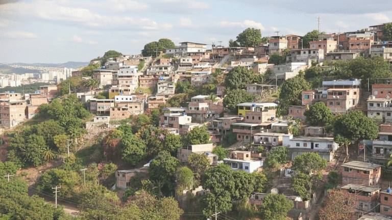 Belo Horizonte possui cerca de 1,2 mil residências em áreas de risco; moradores vivem em alerta com a volta das chuvas