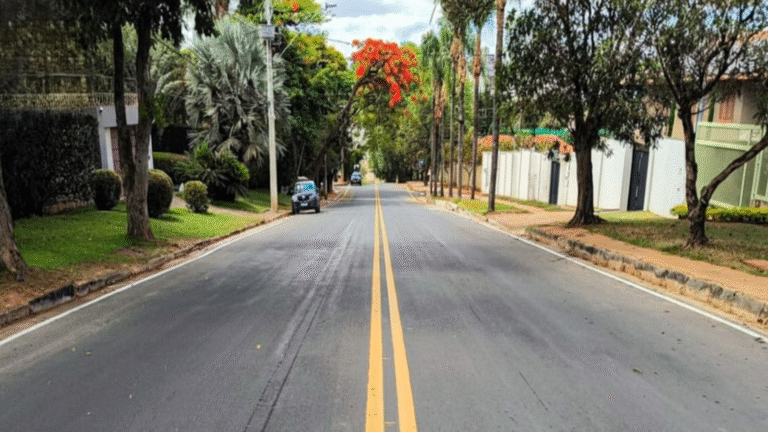 PBH finaliza obras e resolve problemas de pavimentação na Avenida Novara