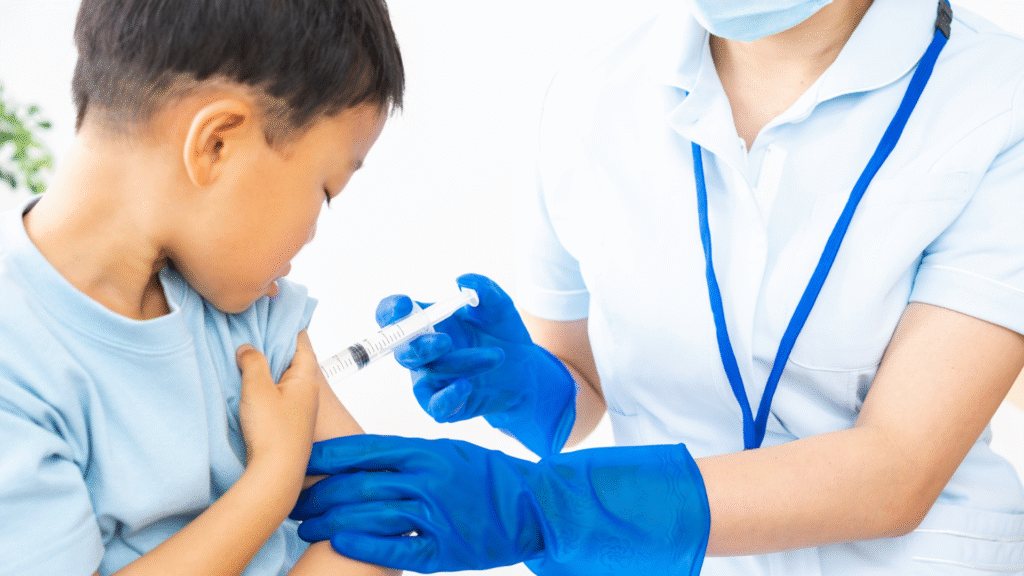 Prefeitura reforça comunicado sobre vacinação contra dengue na capital