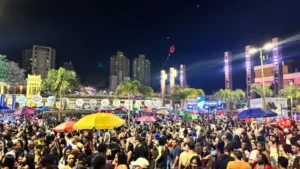 Multidão esteve na Praça da Liberdade para comemorar os 128 de Belo Horizonte