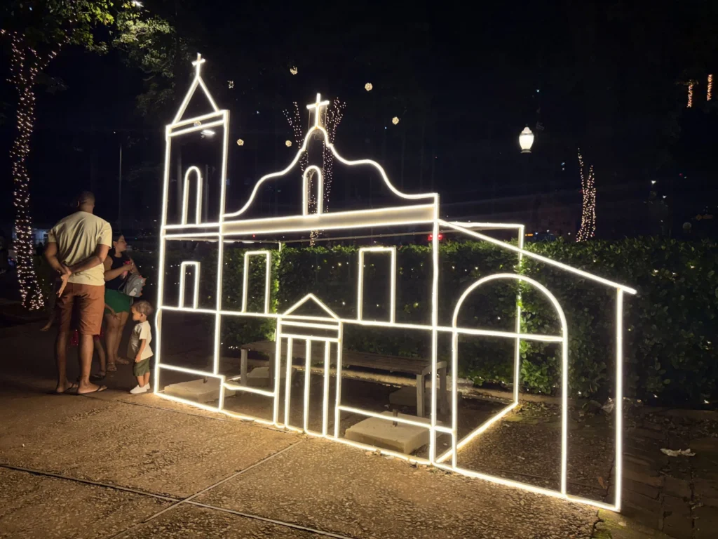 Natal de Luzes na Praça da Liberdade encanta Belo Horizonte e transforma a cidade em cenário de magia3