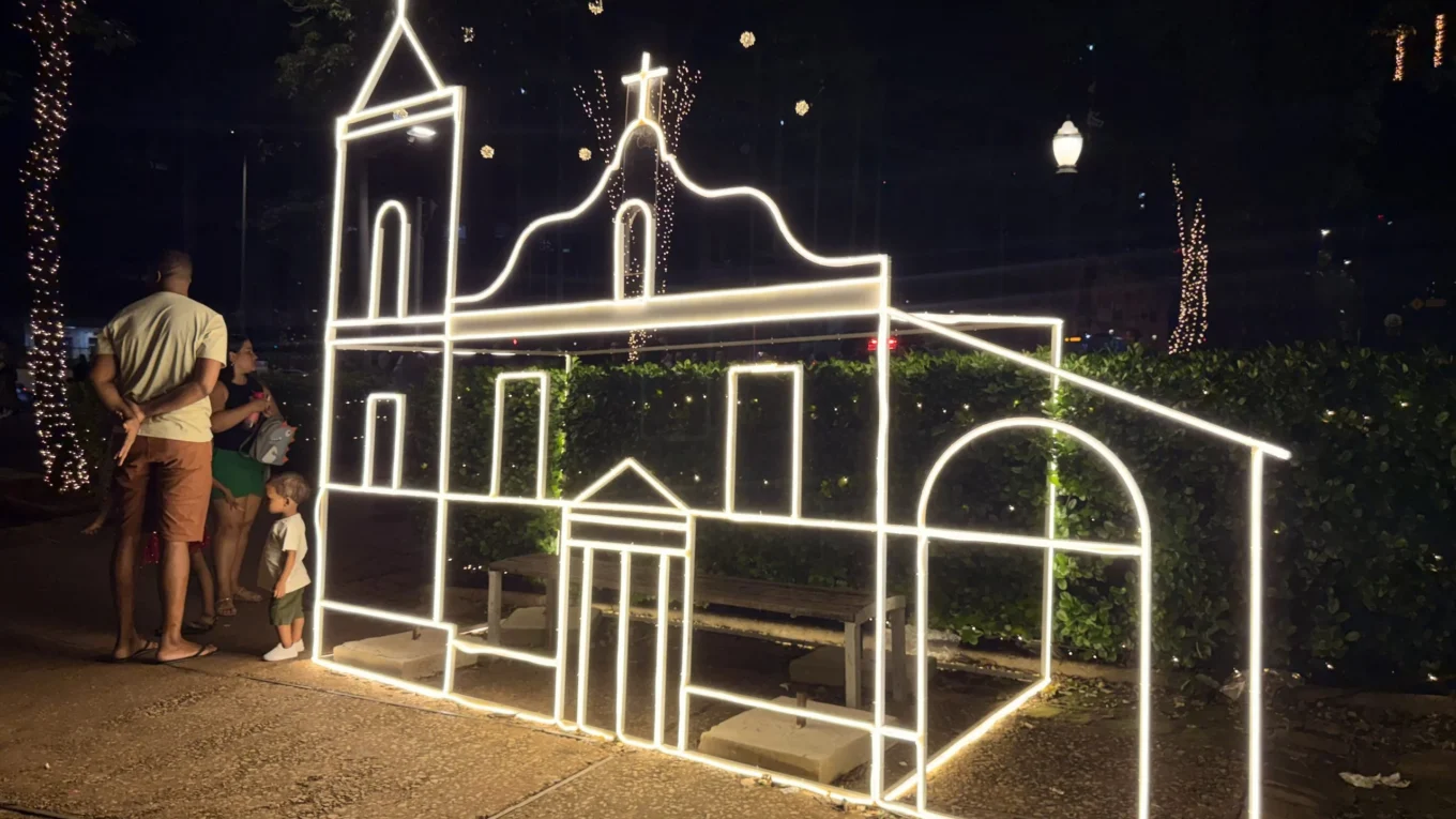 Natal de Luzes na Praça da Liberdade encanta Belo Horizonte e transforma a cidade em cenário de magia3